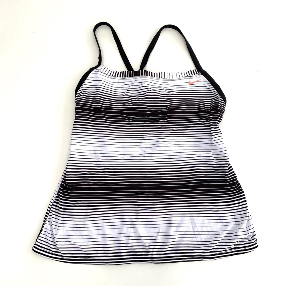 NIKE women’s workout tank built in bra large